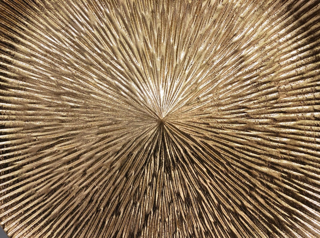 Several fiber optic wires spreading out from the center of image to represent 400G connection speeds.